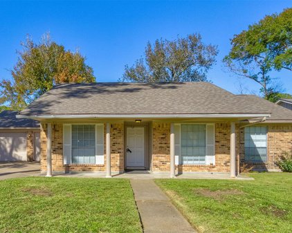 3700 Kingsway Drive, Baytown