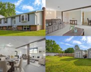 2111 Sterling Ct, Hampstead image