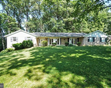 805 Dietz Rd, York