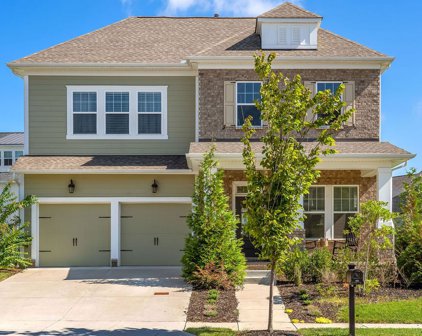 413 Abington Dr, Hendersonville