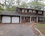 36 Alice Lane, Smithtown image