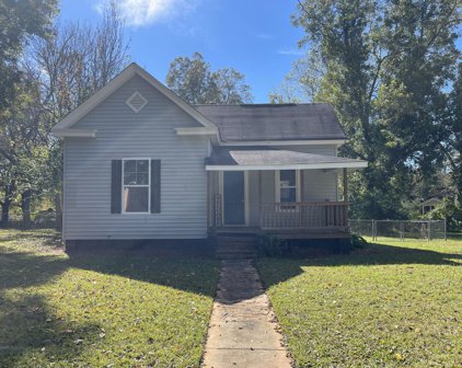 211 CIRCLE Street, Edgefield
