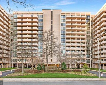 4141 N Henderson Rd Unit #209, Arlington