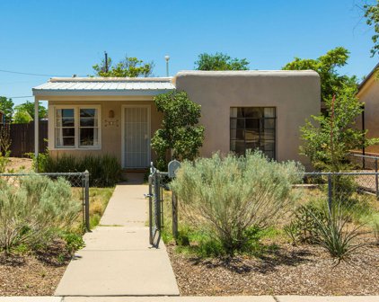 910 Headingly Avenue NW, Albuquerque
