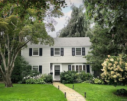 15 Roosevelt Place, Scarsdale