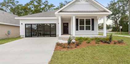 830 Windhill Dr, Cantonment