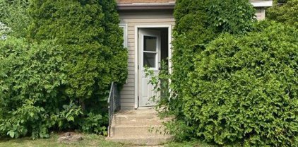 32 Linden Avenue N, Maple Lake