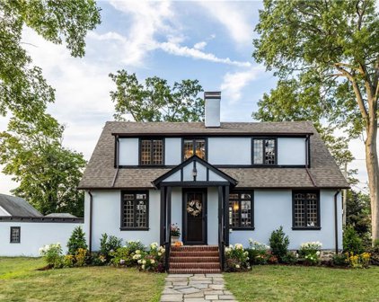 216 Travers Avenue, Mamaroneck