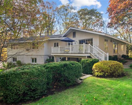 12 Doe View Lane, Pound Ridge