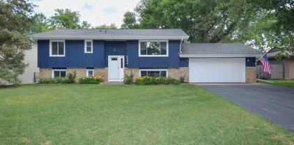 5236 Red Oak Drive, Mounds View