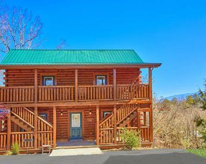 632 Oaks View Court, Pigeon Forge