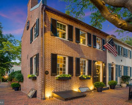325 Queen St, Alexandria