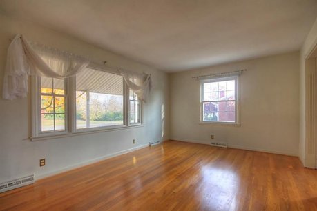 1936 Parkers Mill with Hardwood floor