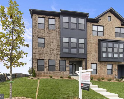 5122 Curie Dr, Bowie