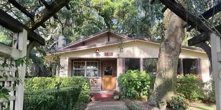 East Pensacola Heights charm