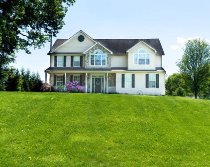 2473 Fox Chase Dr, Hanover