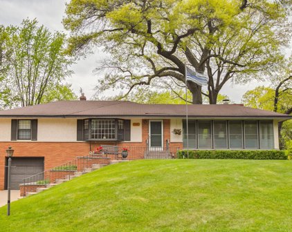 5065 Red Oak Drive, Mounds View