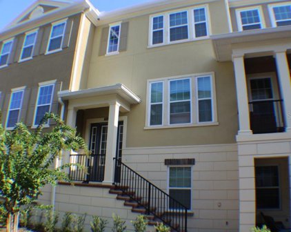 562 Edgerly Place, Orlando