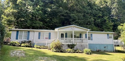 4811 Flat Springs Road, Elk Park