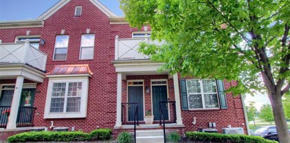 1003 FOUNTAIN VIEW, South Lyon
