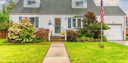 22 Raider Street, West Babylon