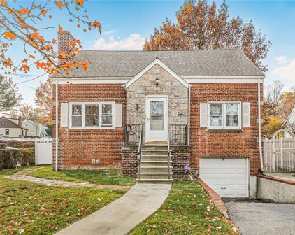 240 W Delano Avenue, Yonkers