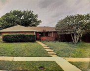 4001 Lonesome  Trail, Plano image