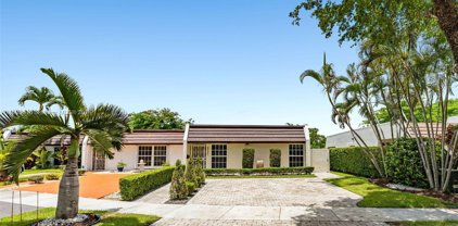 6729 Crooked Palm Ln, Miami Lakes