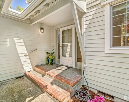 222 145th Place SE, Bellevue