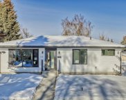 16 Hoover  Place Sw, Calgary image