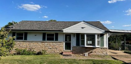 618 Dornseif  Drive, Arnold
