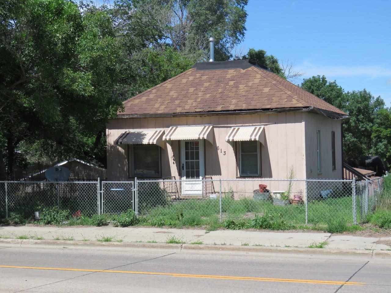 613 Valley St Minot 58701
