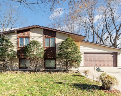 5272 Red Oak Drive, Mounds View