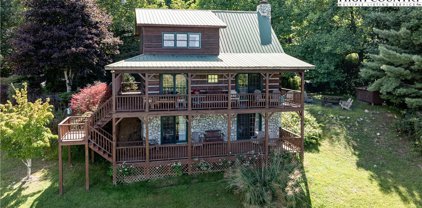 564 Nettles Ridge Road, Banner Elk