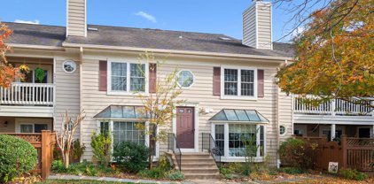 6911 Sandra Marie Cir Unit #6911B, Alexandria