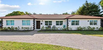 1225 Bayview Dr, Fort Lauderdale