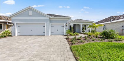 13711 Edgewater Trace Dr, Fort Myers