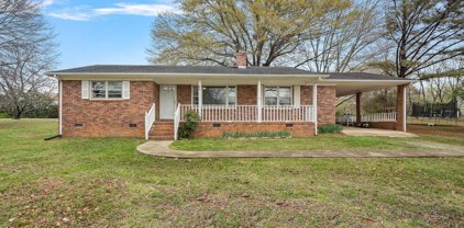 1820 Colonial Acres  Circle, York