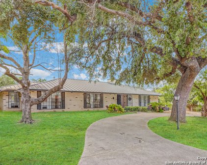 605 Squires Row, San Antonio