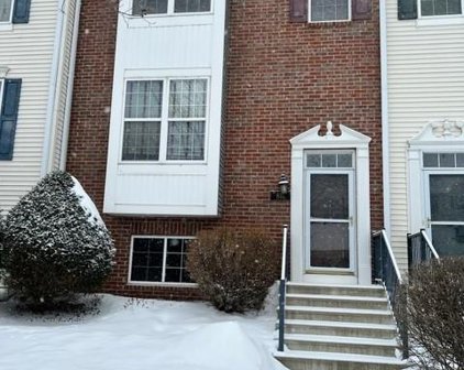 810 Village Parkway, Circle Pines