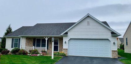 425 Rosewood Dr, Manheim