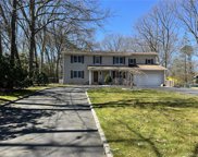 6 Fairoaks Lane, Smithtown image