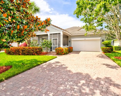 194 NW Willow Grove Avenue, Port Saint Lucie