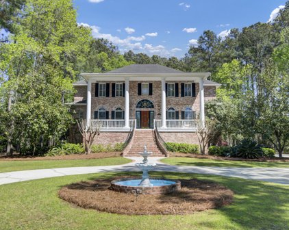 3133 Pignatelli Crescent, Mount Pleasant