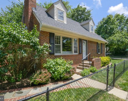 4 E Walnut St, Alexandria