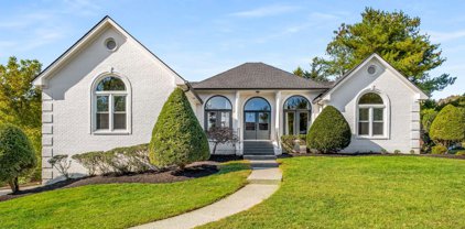 817 Pipers Ln, Brentwood