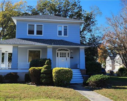 39 Hampton Roads Avenue, Hampton West