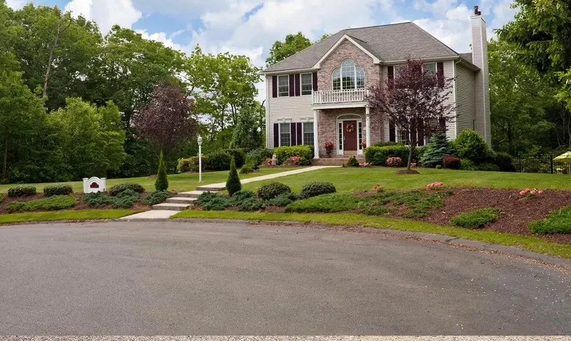 Roslyn neighborhood photograph