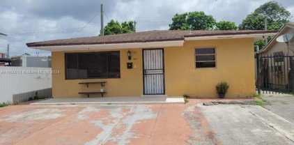 621 E 55th St, Hialeah