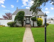 484 Buffalo Avenue, Lindenhurst image